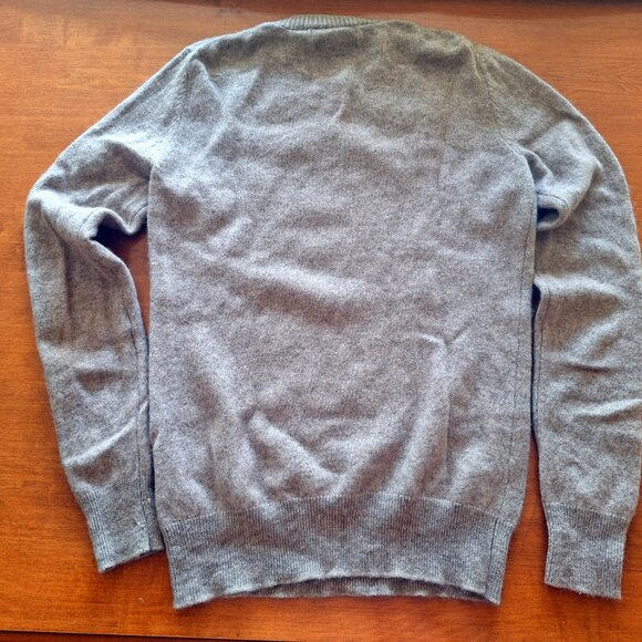 Tahari 100% 2-Ply Cashmere Sweater Size S - Picture 4 of 4